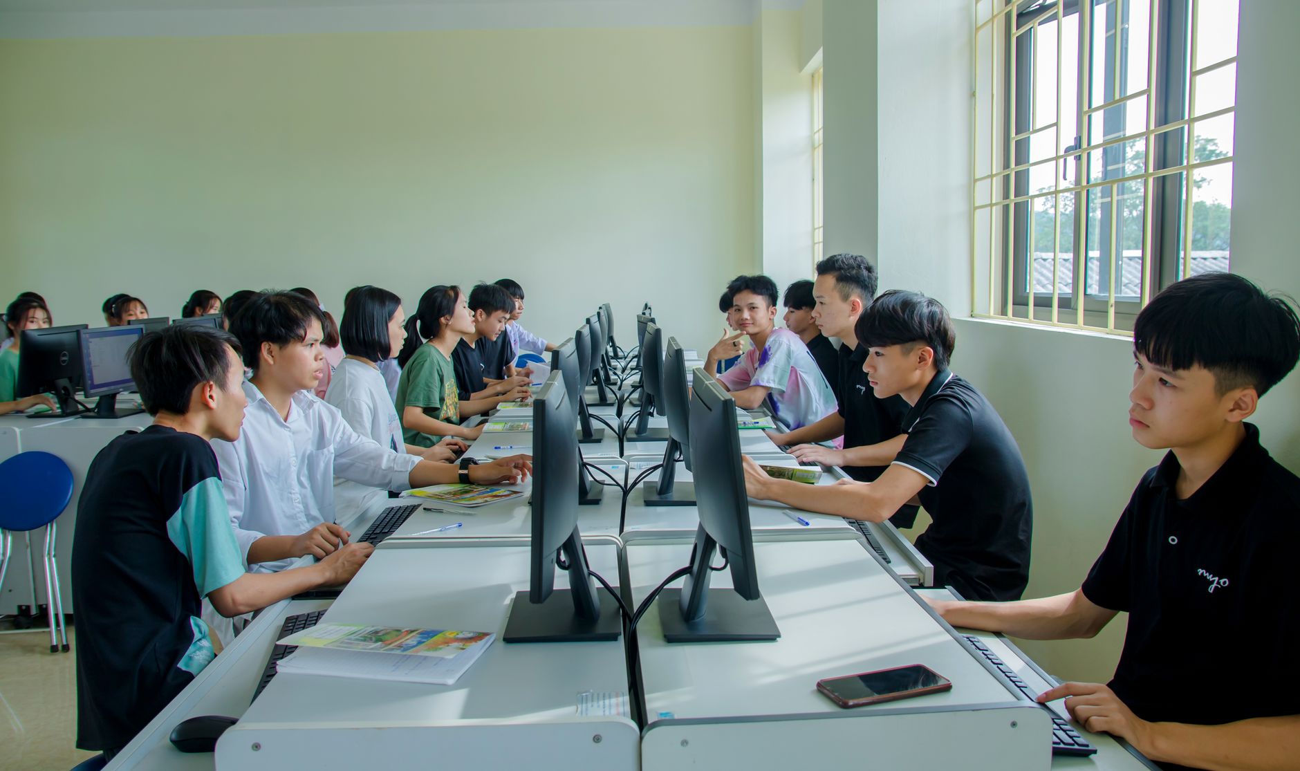 2026 年阿米提大学迪拜校区申请指南:选校、费用与服务边界
